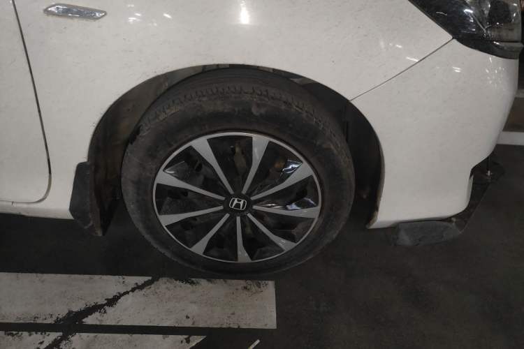 Used Honda Greiz 2016 1.5L CVT Classic Edition Right Front Wheel Hub