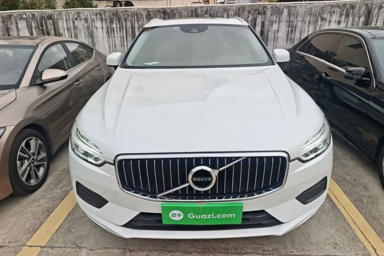 Used Volvo XC60 2019 T5 4x4 Smart Edition China V Standard