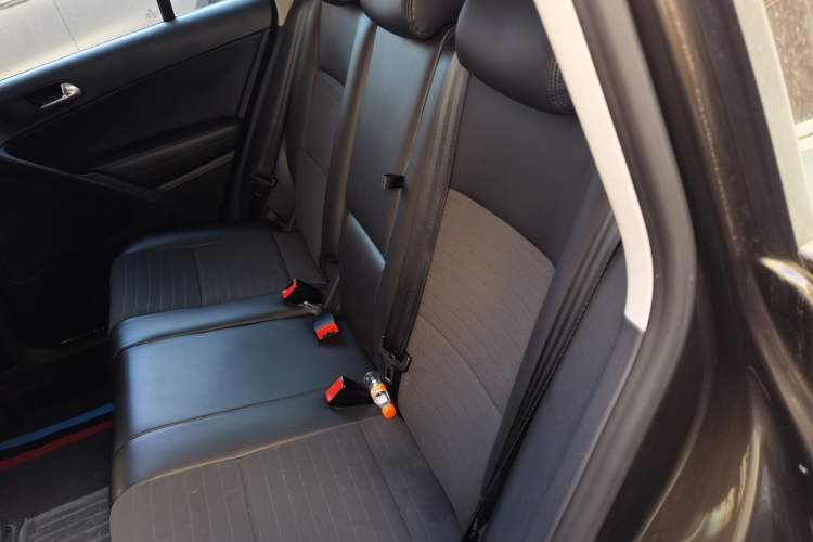 Used Volkswagen Tiguan 2013 1.8TSI Automatic Two-Wheel Drive Trend Edition Left Rear Seat