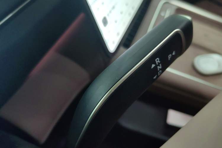 Used Nio EC6 2025 75 kWh Gear Lever