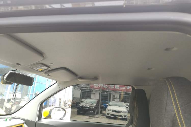 Used Chery QQ Ice Cream 2022 170km Sundae Phosphate Lithium-Ion Headliner