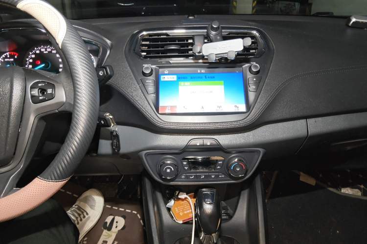 Used Ford Escort 2017 Happiness Edition 1.5L Automatic Fashion Version Audio And AC Panel