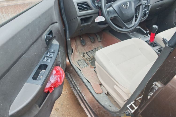 Used Wuling Hongguang 2014 1.5L S Standard Version
