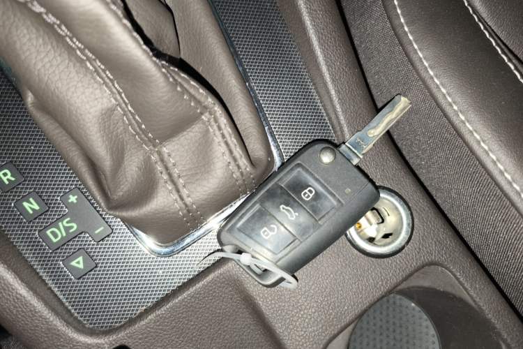 Used Skoda Octavia 2019 TSI280 DSG Flagship Wagon China VI Standard Vehicle Key