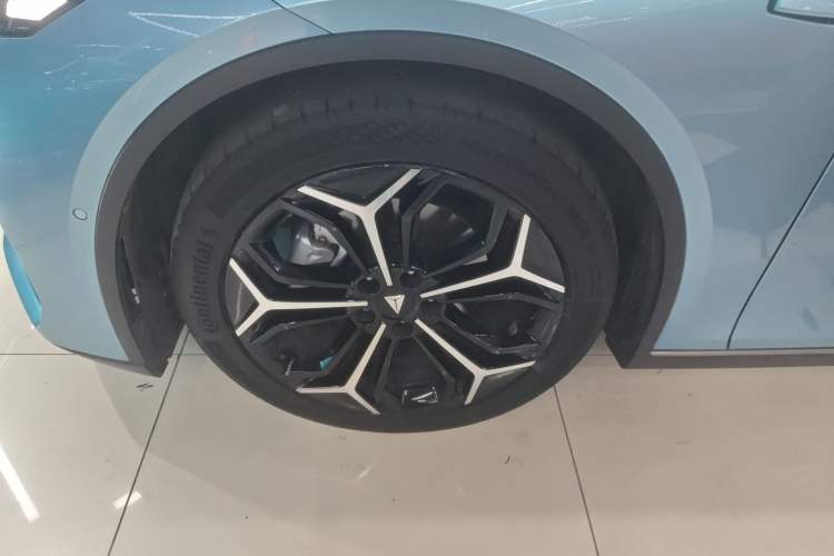 Used Deepal L07 2024 230Max Qiankun Intelligent Driving ADS SE Range-Extended Version Exterior 2