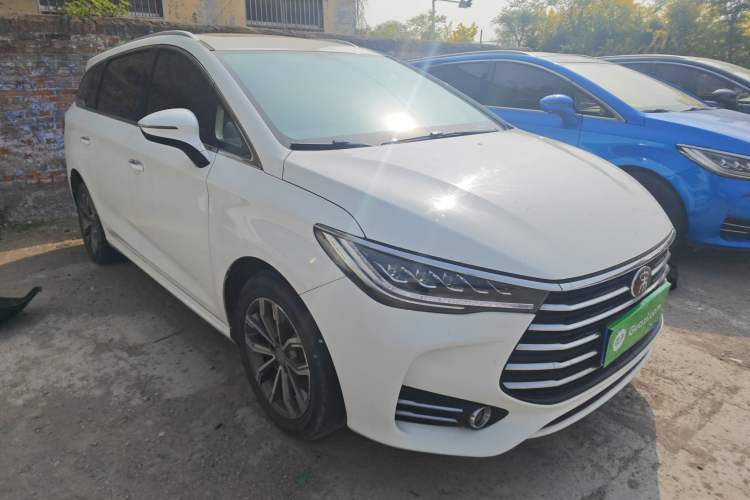 Used BYD Song MAX 2019 1.5T Automatic Smart Connect Ruiyi Model 7 Seats China V Emission Standard Front Right 45 Deg