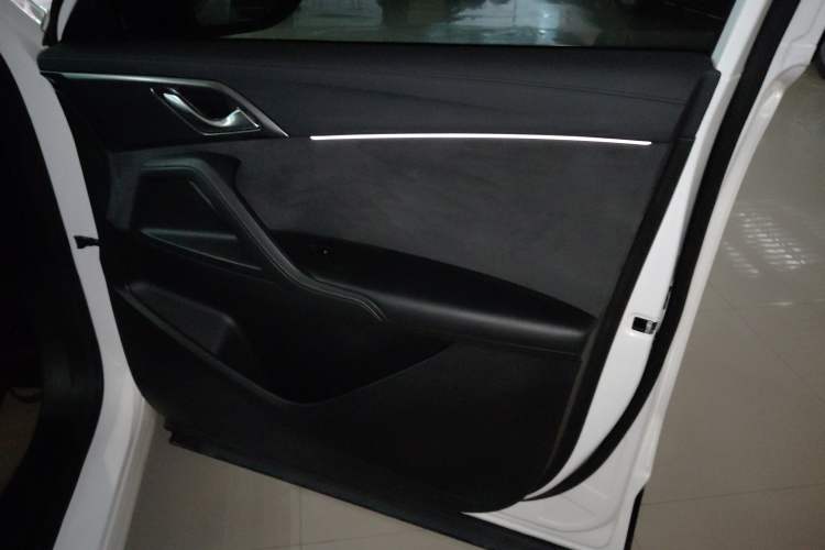 Used Roewe D5X DMH 2024 135 Tech Edition
