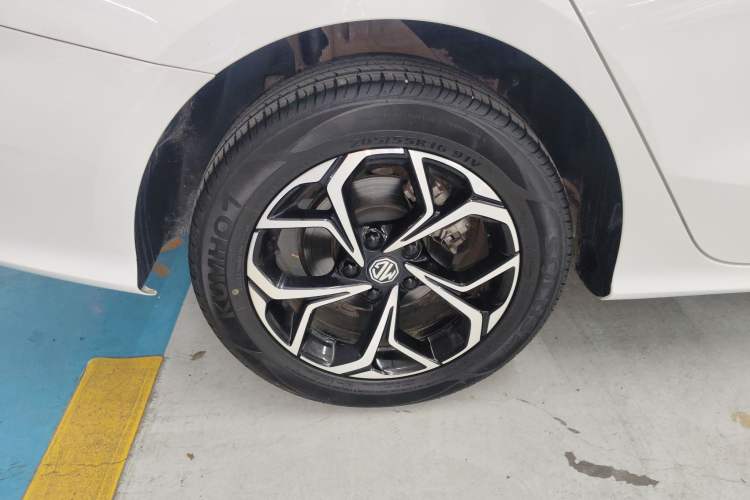 Used MG 5 2023 180 DVVT CVT Luxury Edition
