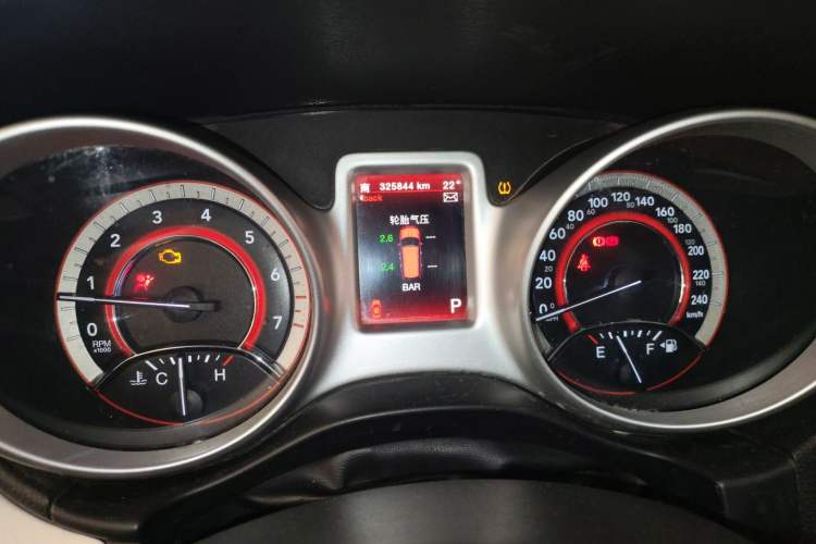 Used Dodge Journey  Instrument Cluster