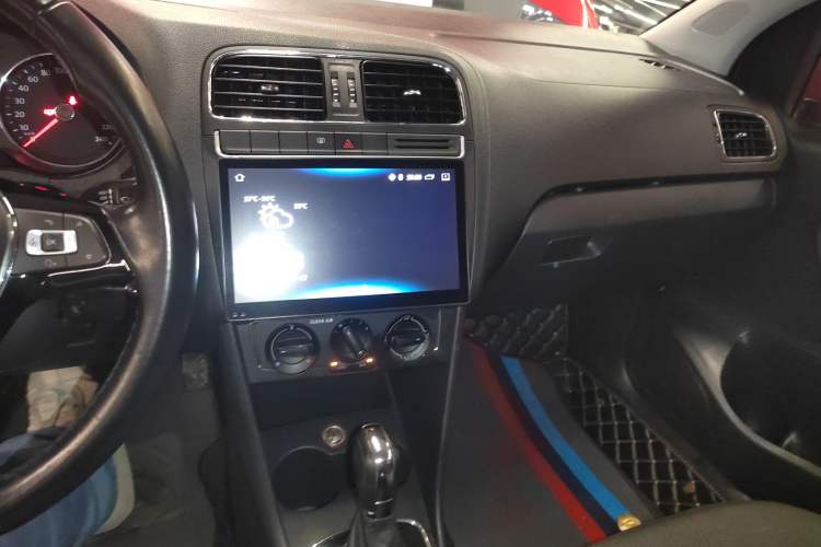 Used Volkswagen Polo 2016 1.6L Automatic Comfort Model Audio And AC Panel