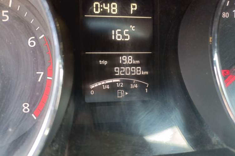 Used Volkswagen Sagitar 2015 1.6L Automatic Comfort Model
