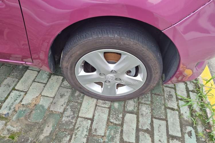 Used Toyota Yaris 2011 1.6E Automatic Charm Edition Right Front Wheel Hub