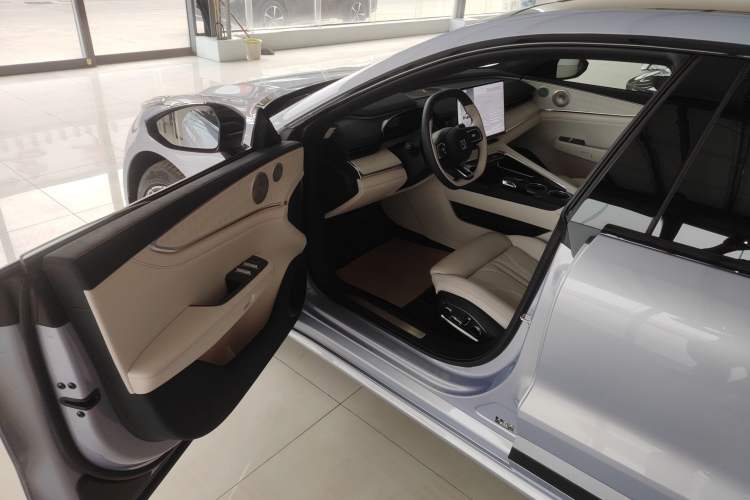 Used Zeekr 001 2026 95° All-Wheel-Drive Max Edition Driver Seat