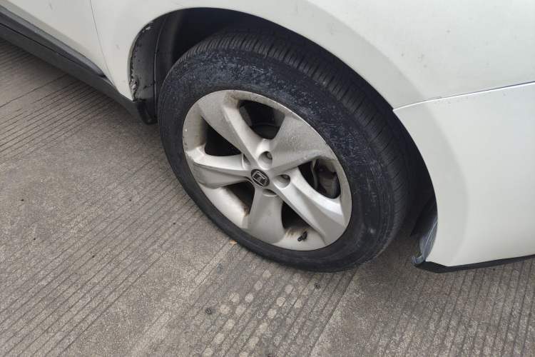 Used Luxgen Great 7 SUV 2014 2.2T Four-Wheel Drive Prestige Version Right Front Wheel Hub