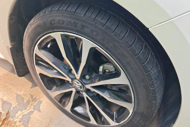 Used Toyota Levin 2021 185T CVT Sport Edition Right Front Wheel Hub