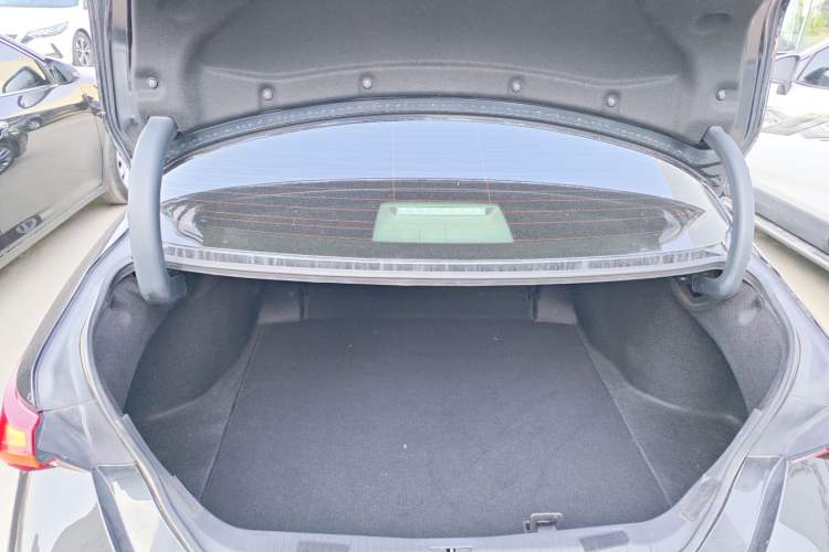 Used Toyota Avalon 2019 2.0L Ambition Edition China VI Trunk