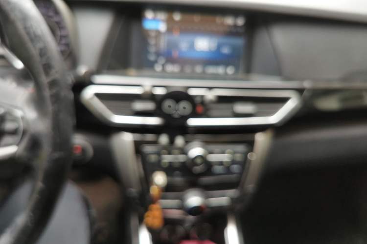 Used Zotye Domy X5 2015 1.5T CVT ZhiXian Model China IV Standard
