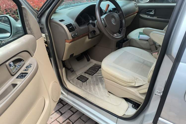 Used Buick GL8 2011 2.4L CT Comfort Edition