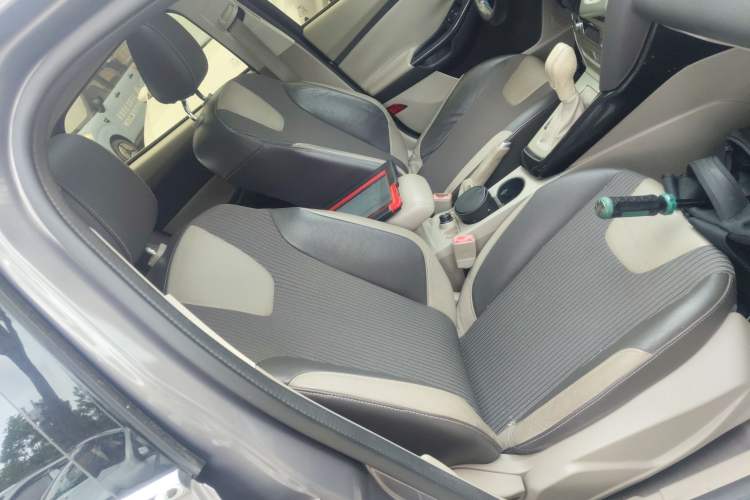 Used Ford Focus 2012 Sedan 1.6L Automatic Fashion Edition