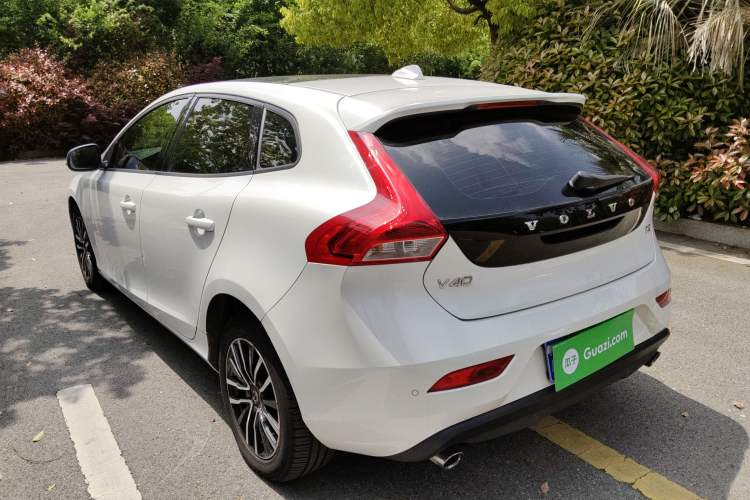 Used Volvo V40 2018 T3 Zhiyi Edition Rear Left 45 Deg