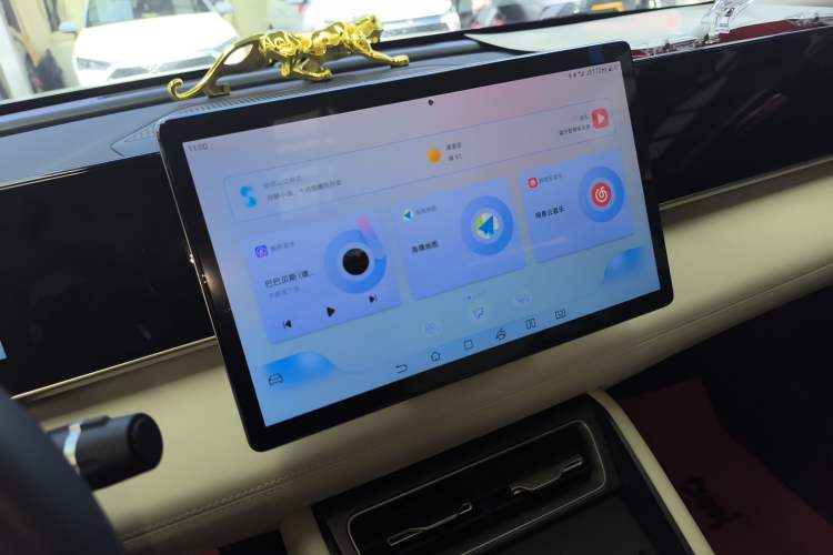 Used BYD Qin L 2024 DM-i 120KM Leading Model Audio And AC Panel