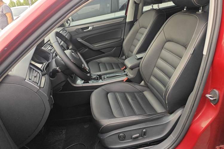 Used Volkswagen Passat 2016 330TSI DSG Luxury Edition Left Front Seat