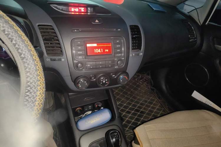 Used Kia K3 2016 1.6L Manual GLS Audio And AC Panel