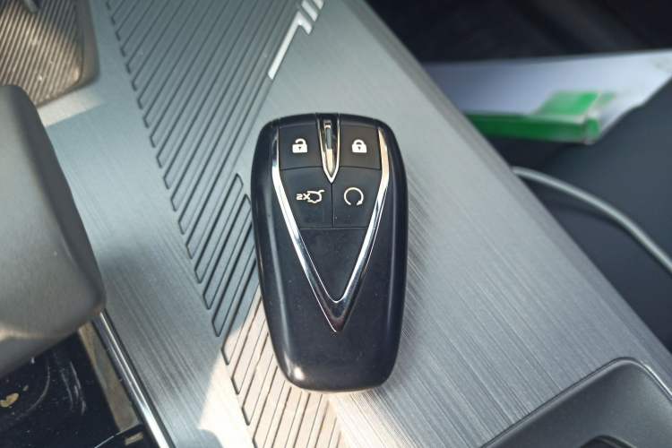 Used CHANGAN OSHAN Z6 New Energy 2023 ZhiDian iDD 150KM Flagship PLUS Vehicle Key