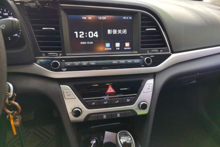 Used Hyundai Elantra (6th Generation / Lingdong) 2016 1.6L Automatic ZhiXuan – Elite Version Audio And AC Panel