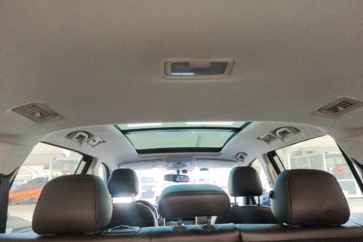 Used Roewe RX8 2018 30T Smart Connectivity Two-Wheel Drive Flagship Edition