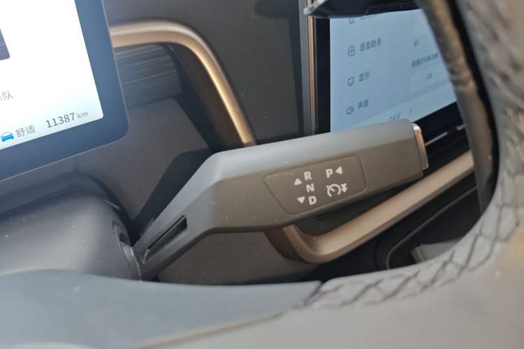 Used Dongfeng eπ eπ008 2024 210Max Range-Extended Version 6 Seats