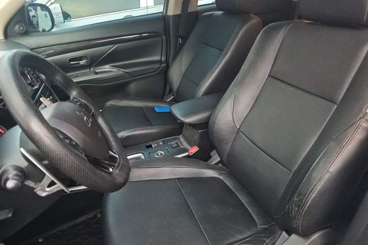 Used Mitsubishi Outlander 2018 2.4L 4x4 Elite Edition 5 Seats
