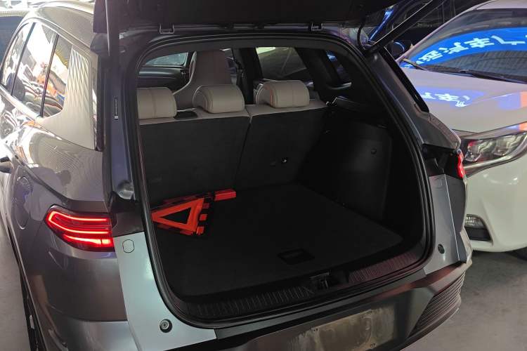 Used BYD Song Pro New Energy 2024 HONOR Edition DM-i 110KM Beyond Model Trunk