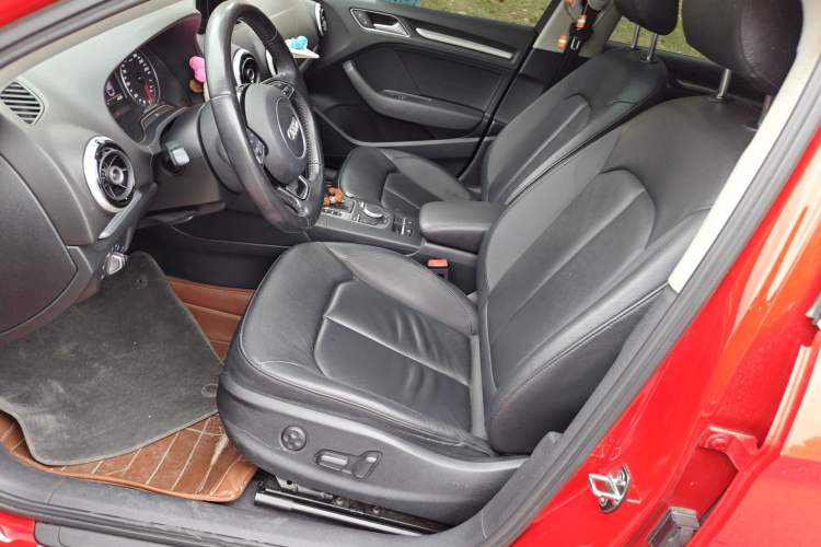 Used Audi A3 2016 Limousine 35 TFSI Style Edition Left Front Seat