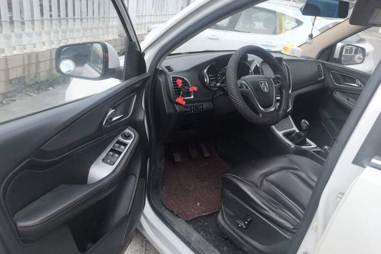 Used Baojun 560 2015 1.8L manual luxury version