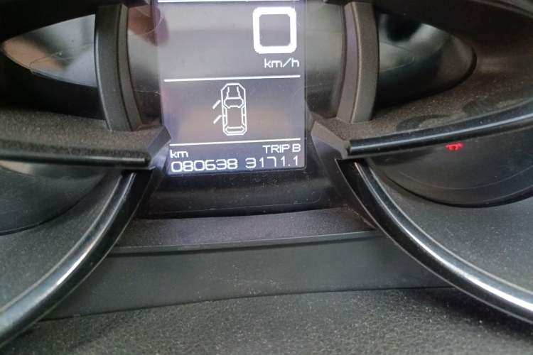 Used Dongfeng Aeolus AX7 2015 2.0L Manual Zhiyi Trim