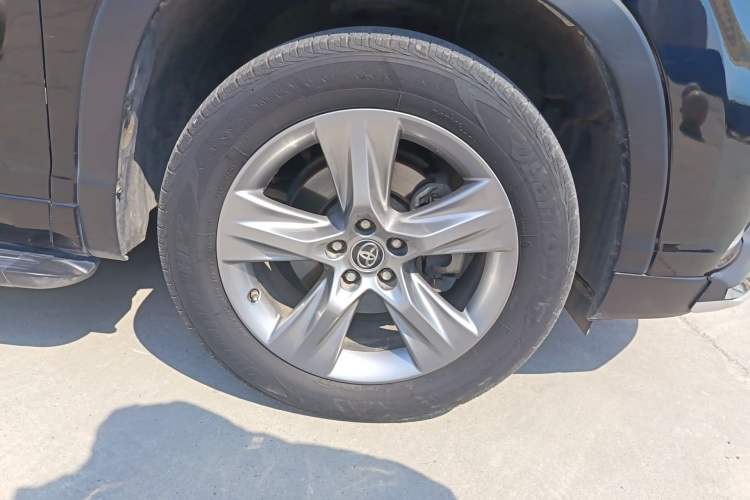 Used Toyota Highlander 2015 2.0T Two-Wheel Drive Luxury Edition 7 Seats
