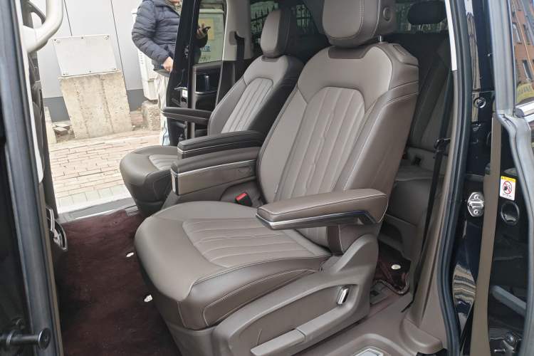 Used Volkswagen Viloran 2024 380TSI Luxury Edition