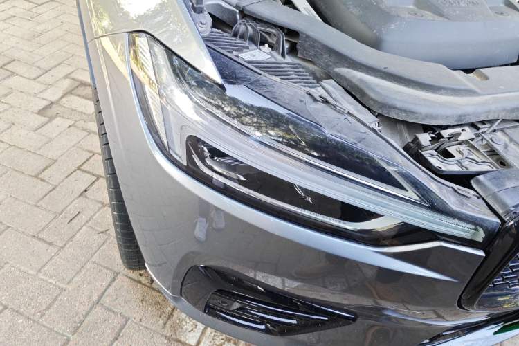 Used Volvo XC60 New Energy 2019 T8 E-Drive Hybrid Intelligent Luxury Sport Edition China V Standard
