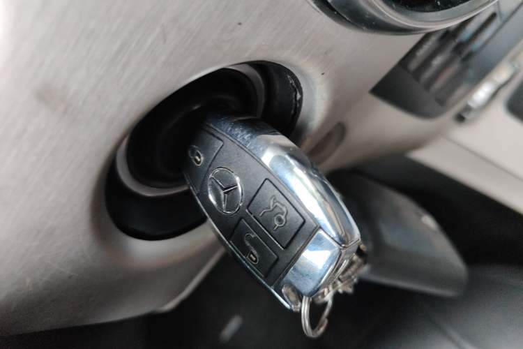 Used Mercedes-Benz GLK-Class 2013 GLK 300 4MATIC Dynamic Sunroof Model Vehicle Key