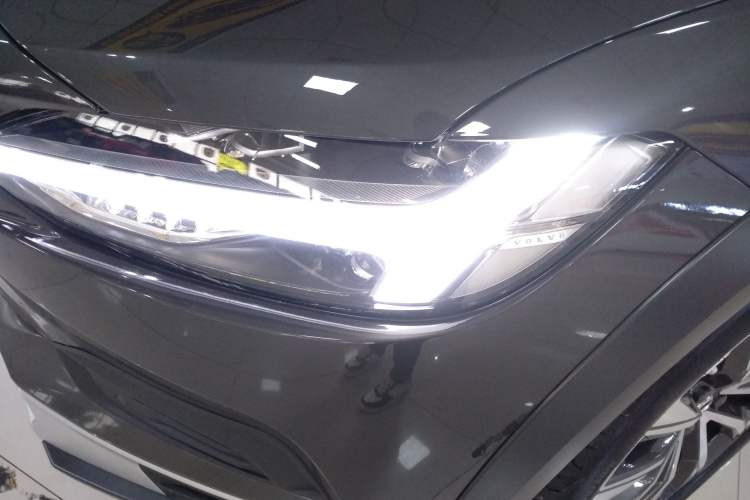 Used Volvo V90 2024 Cross Country B5 AWD Smart Range Edition