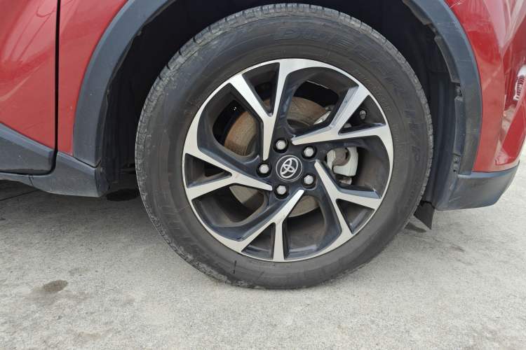 Used Toyota C-HR 2020 2.0L Leading Edition Right Front Wheel Hub