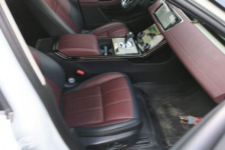 Used Land Rover Range Evoque 2022 Facelifted Aurora L 249 PS R-Dynamic Luxury Edition Right Front Seat