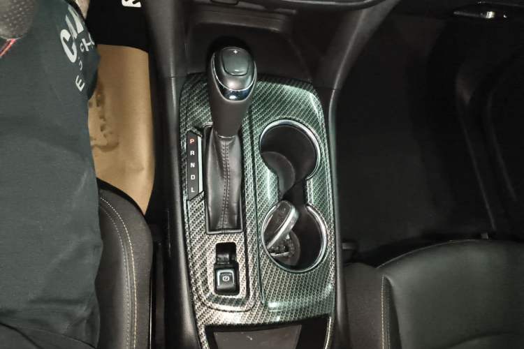 Used Chevrolet Equinox 2017 535T Automatic YuJie Edition Gear Lever