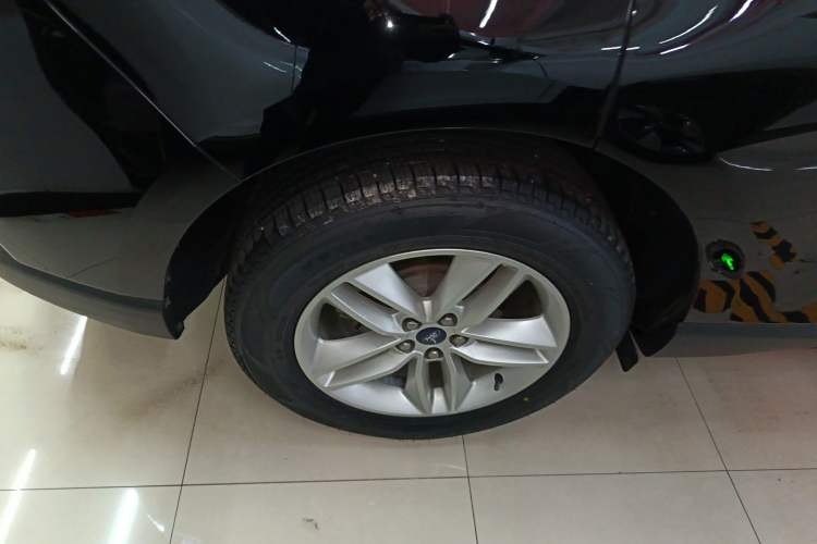 Used Ford Edge 2020 EcoBoost 245 Two-Wheel-Drive Titanium 5-Seater
