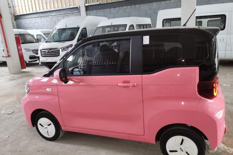 Used Chery New Energy QQ Ice Cream 2022 120km Conical Shape Lithium Iron Phosphate