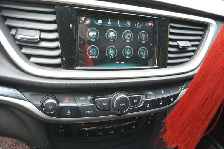 Used Buick GT 2019 18T Automatic Connected Elite Model China V Standard Audio And AC Panel