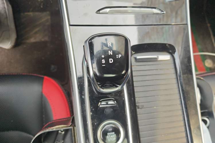 Used SOL X8 2021 300T DCT Leading Smart Connectivity Version 7 Seats