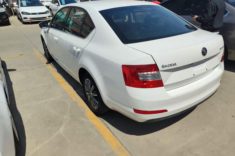 Used Skoda Octavia 2017 1.6L Automatic Chuanxing Edition
