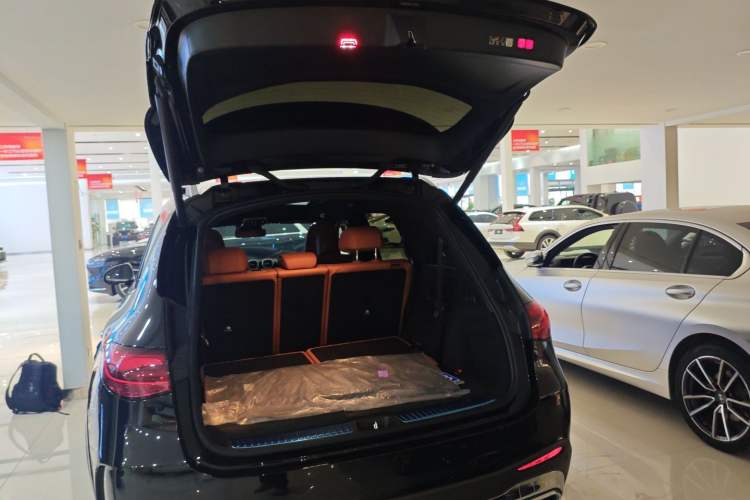 Used Mercedes-Benz GLC 2024 GLC 300 L 4MATIC Luxury Model 7 Seats